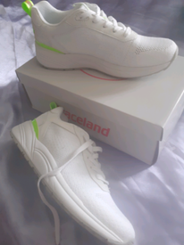 ladies trainers size 5